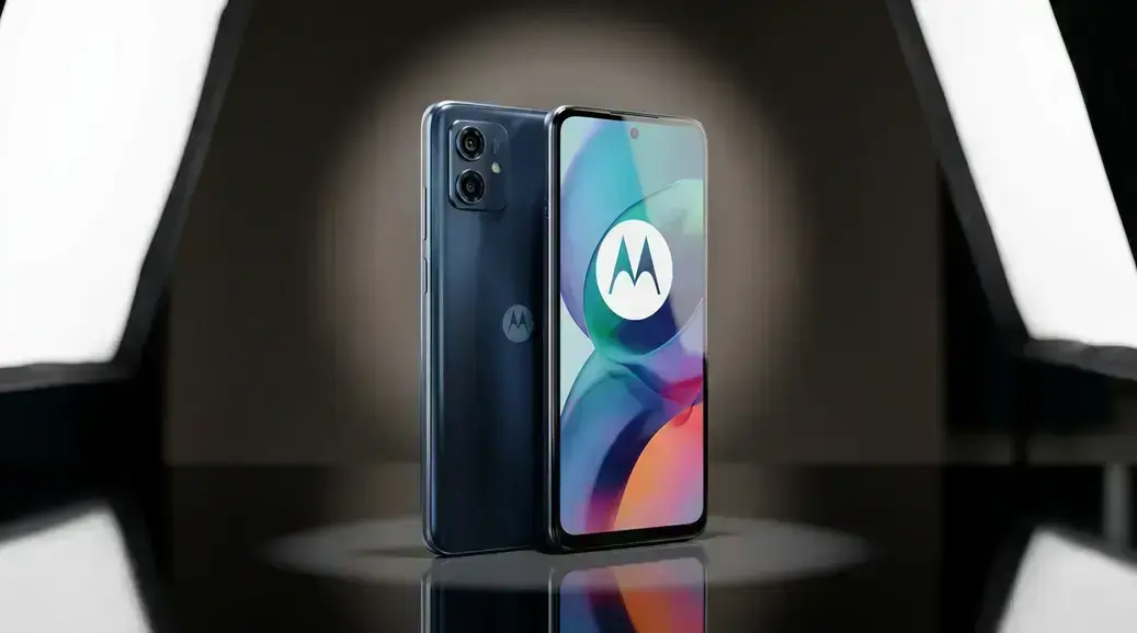 Moto G67 chega ao Brasil por cerca de R$ 1.026 com tela AMOLED e 12 GB de memória